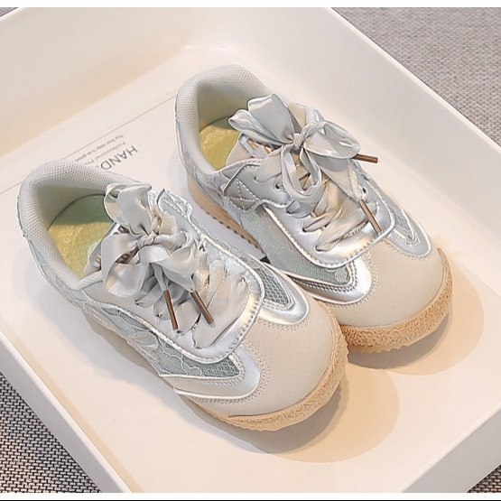 Outdoor Adventure With Kids - Family Travel Kids Casual Shoes Unisex